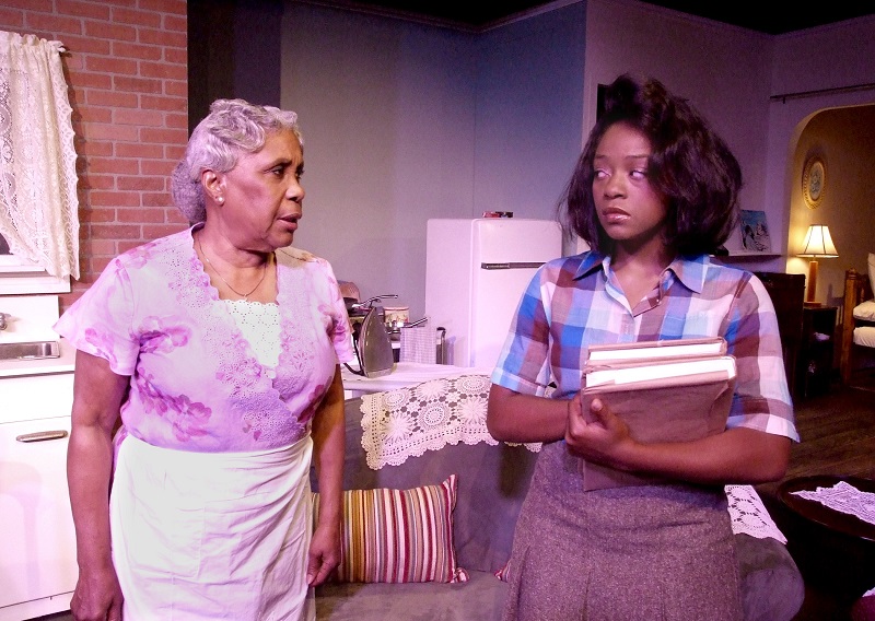 Staretta DuPois and Charlotte Williams in A Raisin in the Sun at Ruskin  Group Theatre (photo by Ed Krieger)