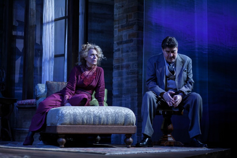 Jane Kaczmarek and Alfred Molina in  Long Day's Journey into Night at the Geffen Playhouse (photo courtesy Geffen Playhouse)