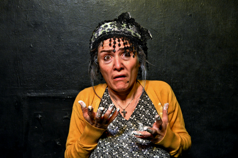 Elif Savas in Astroglyde 2017 at Zombie Joe's Underground Theatre. (Photo by Adam Neubauer.)