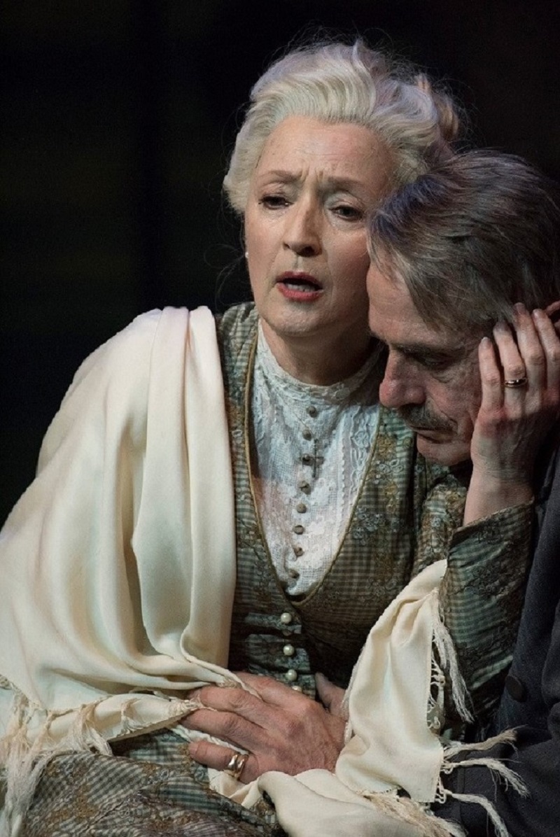 Lesley Manville and Jeremy Irons in Long Day's Journey Into Night at the Wallis. Photo by Hugo Glendinning.