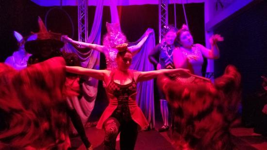You are currently viewing Dorothy & Alice: An Aerial Play