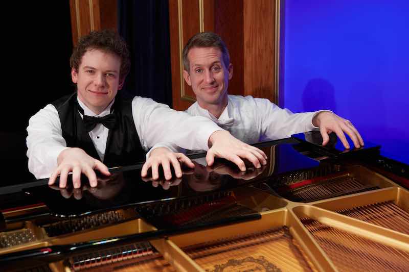 2 Pianos 4 Hands